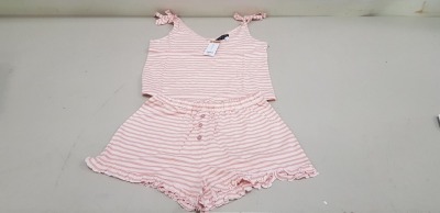 APPROX 80 X BRAND NEW DOROTHY PERKINS SLEEP PYJAMA SET (SHORTS AND VEST) PINK STRIPED PYJAMA SET IN VARIOUS SIZES RRP £18.00 (TOTAL RRP £1440.00)