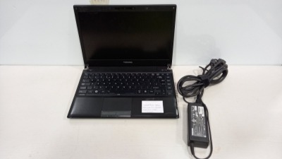 TOSHIBA R830 LAPTOP WITH INTEL CORE I3 2ND GEN , HARD DRIVE WIPED COMES WITH CHARGER