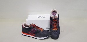 9 X BRAND NEW SAUCONY ORIGINALS JAZZ 81 BERRY AND GREY COLOURED TRAINERS 6 X UK SIZE 9, 3 X UK SIZE 8