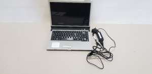 SAMSUNG X 11 LAPTOP - HARD DRIVE WIPED - COMES WITH CHARGER - ( 2 KEYS MISSING ) RIGHT ARROW AND FN BUTTON