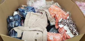 500 + PIECE MIXED CLOTHING LOT CONTAINING CREAM BUTTONED CARDIGANS, ORANGE AND WHITE TURTLENECK TOPS AND ANIMAL PRINT TOPS ETC