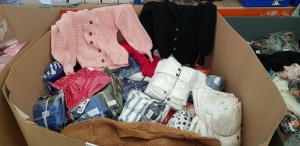 500 + PIECE MIXED CLOTHING LOT CONTAINING ORANGE AND WHITE TURTLENECK TOPS, BUTTONED CARDIGANS IN BROWN, BLACK AND PINK, RED DRESSES AND NAVY SLEEVELESS TTOPS ETC
