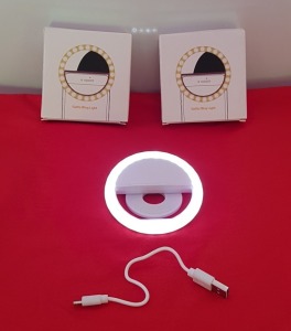 280 X BRAND NEW SELFIE RING LIGHT ( 3 LIGHT SETTINGS ) IN WHITE ( IN 2 BOXES )