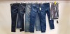 6 X BRAND NEW REPLAY DENIM JEANS IN VARIOUS STYLES AND SIZES