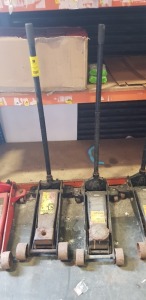 2 X HYDRAULIC CAR JACK TO INCLUDE HALFORDS 3 TONE JACK ( QUICK LIFT ) AND 1 X UNBRANDED 3 TON HYDRAULIC JACK