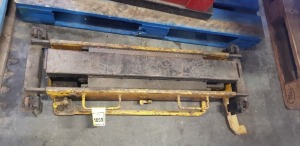 1 X HYDRAULIC MAJOR LIFT JACKING BEAM ( 2 TONNE LIFTING ) IN YELLOW