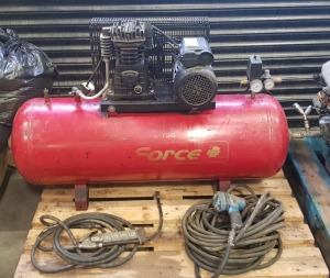 1 X FORCE AIR COMPRESSOR 3 HPWITH A (150L TANK ) COMES WITH ALL ATTACHMENTS - ALSO COMES WITH PRESSURE READING AIR LINE , AND NEUMATIC GUN WITH AIR LINE