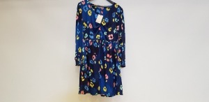 35 X BRAND NEW OASIS SLINKY JERSEY FLORAL ANIMAL MINI DRESS IN BLUE SIZE UK SMALL AND MEDIUM