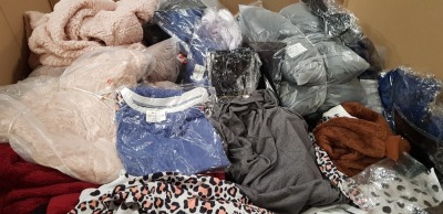 500 + PIECE MIXED CLOTHING LOT CONTAINING BLACK FUR CARDIGANS, NUDE BRA TOPS, RED FUR HOODED JUMPERS, FACE MASKS, BLUE BRAS, POLKADOT JUMPSUITS AND ANIMAL PRINT LONGSLEEVED T-SHIRTS ETC