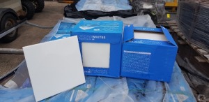 400 X BRAND NEW WHITE WALL TILES 20CM X 20CM (IN 20 BOXES)(EACH BOX COVERS 1 SQUARE METRE) (20 SQUARE METRE)