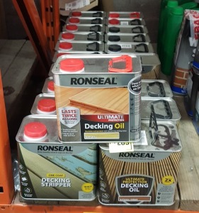 20 PIECE MIXED LOT CONTAINING RONSEAL ONE COAT DECKING STRIPPER, RONSEAL ULTIMQTE PROTECTION DECKING OIL IN NATURAL, RONSEAL ULTIMATE PROTECTION DECKING OIL IN NATURAL CEDAR