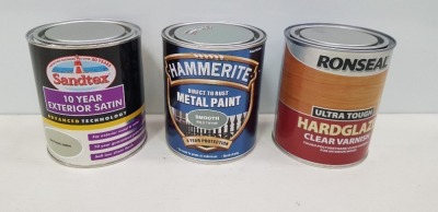 40 X BRAND NEW MIXED LOT TO INCLUDE SANDTEX 10 YEAR EXTERIOR GLOSS IN SMOKEY GREY AND SOOTHING GREEN , RONSEAL ULTRATOUGH HARD GLAZE CLEAR VARNISH , HAMMERITE METAL PAINT IN SMOOTH WILD THYME