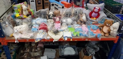 FULL BAY CONTAINING VARIOUS KIDS SOFT TOYS