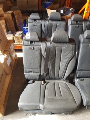 2 X NEAR NEW GENUINE BMW X5 F15 (2019) MANUAL REAR DOUBLE SEAT WITH ARM REST - ( RIGHT SEAT AND MIDDLE SEAT )