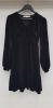 40 X BRAND NEW OASIS VELVET EMPIRE LINE FRILL HEM SKATER DRESSES IN BLACK SIZE SMALL