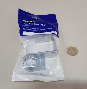 600 X BRAND NEW OVER THE DOOR HOOK ( CHROME PLASTIC ) SUITABLE FOR DOORS UP TO A THICKNESS OF 40MM - NO FIXINGS REQUIRES ( IN 4 BOXES )