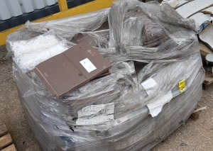 PALLET CONTAINING LARGE QUANTITY OF GEMINI TILES (27 X 31CM )