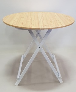 6 X LIGHT OAK COLOURED CIRCLE TABLES SIZE - 80CM DIAMETER - (NOTE: FACTORY SECONDS SOME VENEER MAY BE LIFTING, MINOR SCRATCHES) - BOXED