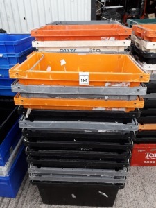 40 X STACKABLE TRAYS ( DEPTH 35CM - LENGTH 70 CM - WIDTH 40 CM ) IN VARIOUS COLOURS