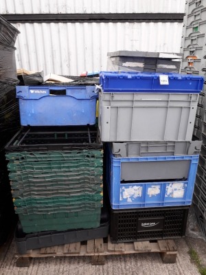 62 PIECE LOT CONTAINING 42 X TRAY LIDS ( LENGTH 70 CM WIDTH 48 CM ) AND 20 X STACKABLE TRAYS IN VARIOUS SIZES AND STYLES