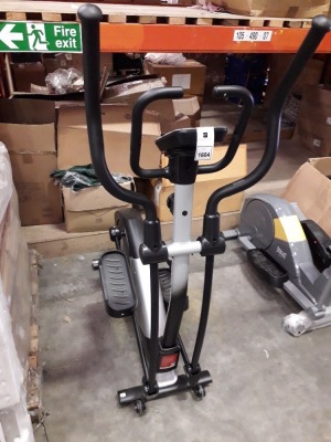 1 X REEBOK ASTRORIDE A4.0 CROSS TRAINER (PRODUCT CODE - 760680) WITH A 6KG FLYWHEEL AND 8 LEVELS OF RESISTANCE , RUNNING WITHOUT THE NEED FOR POWER , WIRES , CABLES AND SOCKETS GIVING THE FREEDOM TO TRAIN ANYWHERE - FULLY WORKING ORDER - PLEASE NOTE THIS