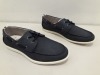 10 X BRAND NEW BURTON MENSWEAR NAVY FLETCH BOAT SHOES SIZE 40/6 RRP £35.00 (TOTAL RRP £350.00)