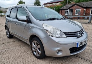 SILVER NISSAN NOTE N-TEC. Reg : BW11XAE Mileage : 81,627 Details: FIRST REGISTERED 27/7/2011 1386CC 1 X KEY NO V5 OR MOT - EXPIRED 19/5/2022 AIRCON SATNAV SERVICE HISTORY TO 77,820 MILES