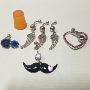 APPROX 500 X BRAND NEW BELLY RING/BARS IN VARIOUS STYLES