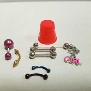 APPROX 500 X BRAND NEW BELLY RING/BARS IN VARIOUS STYLES