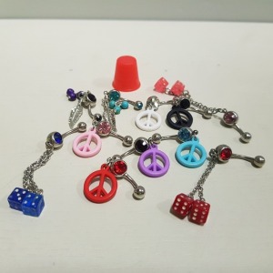 APPROX 500 X BRAND NEW BELLY RING/BARS IN VARIOUS STYLES