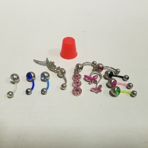 APPROX 500 X BRAND NEW BELLY RING/BARS IN VARIOUS STYLES