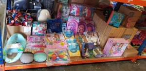 FULL BAY MIXED TOY LOT CONTAINING DREAMWORKS TROLLS PAINT YOUR OWN MONEY BANK, BARBIE UNICORN STYLING HEAD, PETER PAN HARD BACK BOOKS, DISNEY FROZEN 2 MAKE YOUR OWN PARTY PACK, INFLATABLE WHALE TAIL AND DISNEY STAR WARS BEACERS WITH STRAW ETC