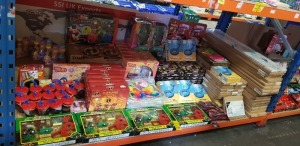 FULL BAY MIXED TOY LOT CONTAINING THE FARM WORLD TRACTOR PLAYSET, STAR WARS BEAKERS, DISNEY INCREDIBLES 2 CARD MAKER, INFLATABLE WHALE TAIL FLOAT, DISNEY PRINCESS BUBBLE SOLUTION AND KIDS HEIGHT RULER ETC