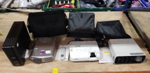 7 PIECE MIXED LOT CONTAINING 1 X SONY DATA PROJECTOR, 1 X EPSON PROJECTOR, 1 X TOSHIBA PROJECTOR AND 1 X APC BACK UP BATTERY AND VARIOUS BAGS AND LEADS