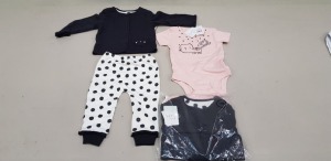 20 X BRAND NEW MAC AND MOON 3 PIECE CLOTHING SET IN VARIOUS SIZES