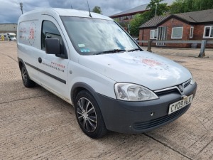 WHITE VAUXHALL COMBO 2000 CDTI. ( DIESEL ) Reg : CVO9HLX Details: CAR DERIVED VAN 1248CC FIRST REGISTERED 1/3/2009 5 SPEED MANUAL DIESEL 1 KEY V5 AND MOT UNTIL 5/12/2022 DIGITAL DISPLAY NOT SHOWING MILEAGE