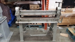 1 X E.J. EDWARDS LTD LONDON N.W.I METAL SHEET BENDING MANUAL MACHINE