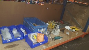 FULL SHELF CONTAINING 7 TUBS (+LOOSE) OF VARIOUS TOOLS AND COMPONENTS TO INCLUDE MIC WELDER ATTACHMENT, 110V TRANSFORMER, MAKITA FOOT PEDAL CONTROLLED GRINDER, VARIOUS CABLES AND FITTINGS, AIR COMPRESSOR HOSE, MANUAL PIPE BENDER, ETC