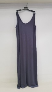 25 X BRAND NEW PIECES TANK DRESS NOOS T-SHIRT IN OMBRE BLUE ALL IN VARIOUS SIZES TO INCLUDE ( L , XL ) RRP £15.00 ( TOTAL RRP £ 375.00 )