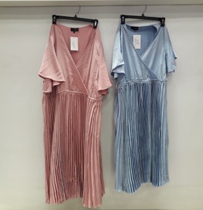 33 X BRAND NEW IN THE STYLE MIDI DRESS IN PINK AND BLUE PLEATED COLOUR AND SIZES TO INCLUDE ( 18 ) RRP £ 44.99 PP ( TOTAL RRP £ 1485 .00 ) - COMES IN 2 BOXES