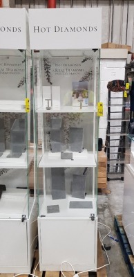 1 X HOT DIAMONDS GLASS JEWELLERY DISPLAY UNIT COMES WITH BOTTOM SHELF AND INTERNAL LIGHT WITH KEY (50CM D X 50CM W X 210CM H)