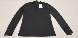 50 X BRAND NEW JACQUELINE DE YONG HIGH NECK TOPS SIZE SMALL RRP £16.00 (TOTAL RRP £400.00) - COMES IN 2 TRAYS (NOT INCLUDED)