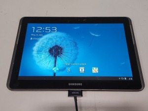 1 X SAMSUNG TABLET WIFI AND CELLULAR 10 32GB WITH CHARGER