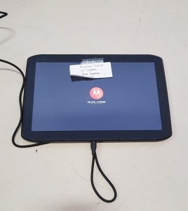 MOTOROLA TABLET 10 SCREEN WITH CHARGER