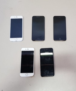 5 X APPLE IPHONES FOR SPARES