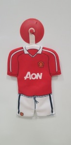600 X BRAND NEW MANCHESTER UNITED OFFICIAL MERCHANDISE MINI KIT WITH SUCTION PAD - COMES IN 3 BOXES