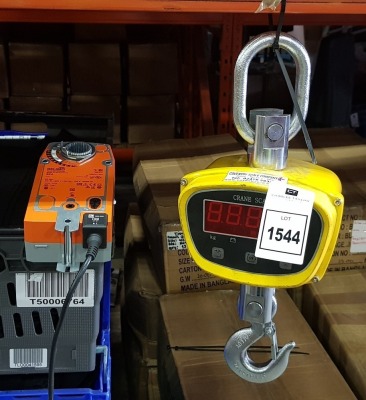 2N PIECE LOT CONTAINING DIGITAL CRANE SCALE MAX WEIGHT 2000KG ( SN . GGE14231 ) AND BELIMO NEMA2/IP54 SPRING RETURN ACTUALTOR