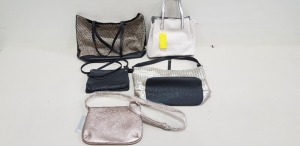18 PIECE MIXED WOMENS BAG LOT CONTAINING HANDBAGS IN VARIOUS STYLES