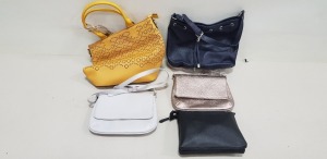 18 PIECE MIXED WOMENS BAG LOT CONTAINING HANDBAGS IN VARIOUS STYLES