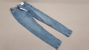 21 X BRAND NEW TOPSHOP JAMIE JEANS (17 X UK SIZE 4 AND 4 X UK SIZE 10)